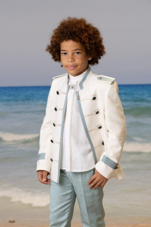 MODELO 1105 Casaca Serie 3879 Color 101 Pantalón Serie 3879 Color 101