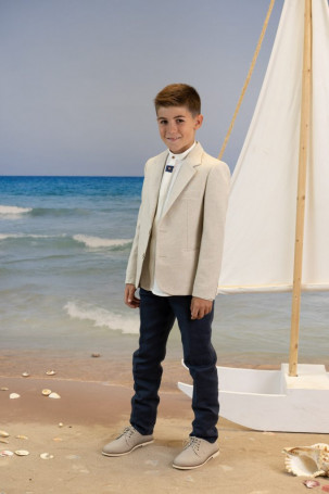 MODELO 2A Chaqueta Serie 4443 Color 101 Pantalón Serie 7573 Color 276